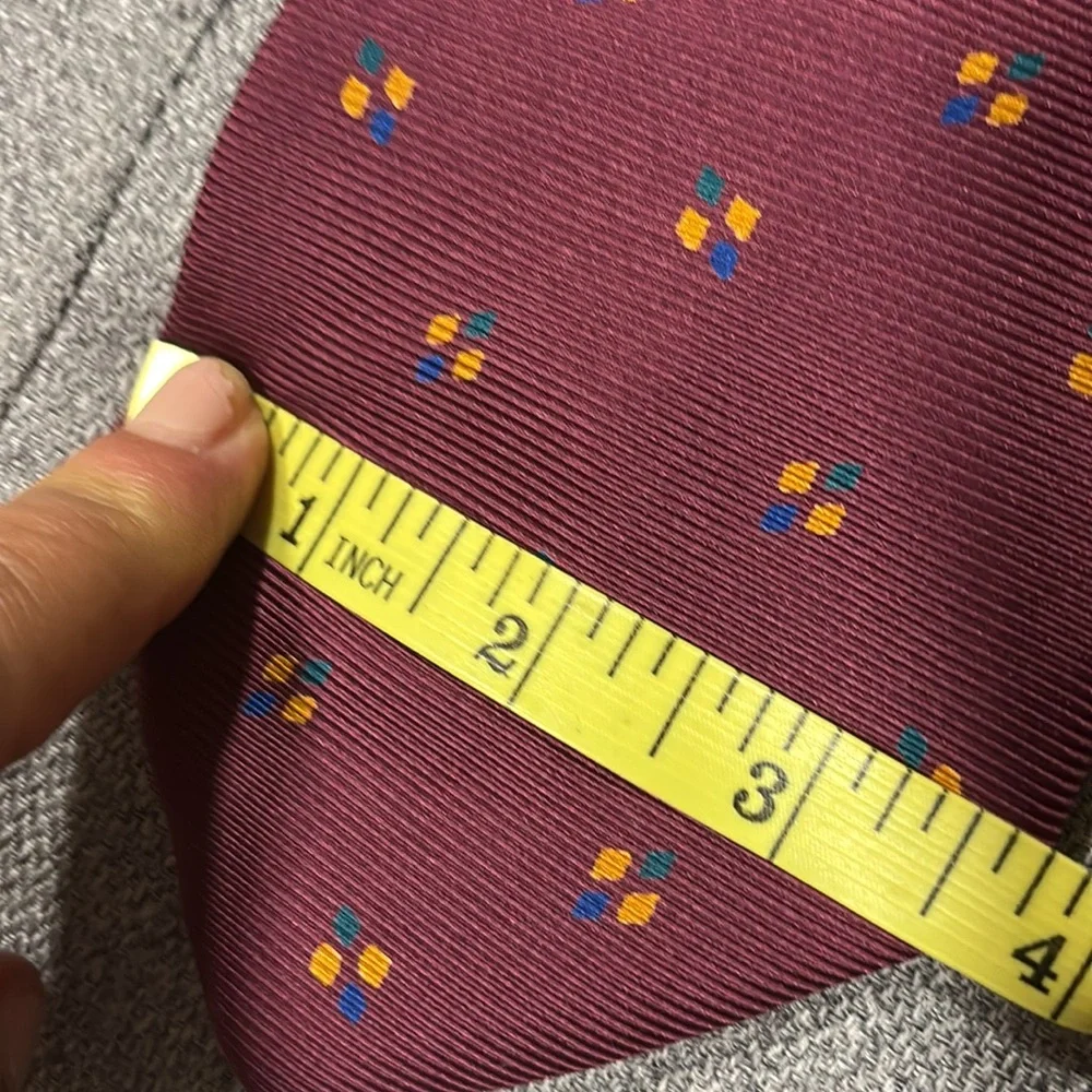 Paul Stuart Tie‎